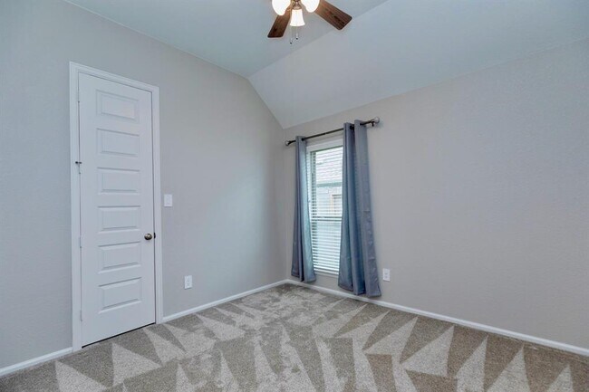 Building Photo - 30103 Aralia Dr
