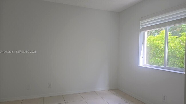Building Photo - 1527 Palermo Dr