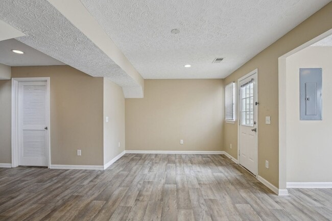 Building Photo - 7841 Heaton Way