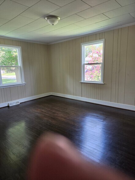 Building Photo - 701 S Rowan Ave