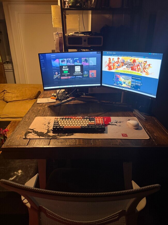 Building Photo - 417 W Webster Ave