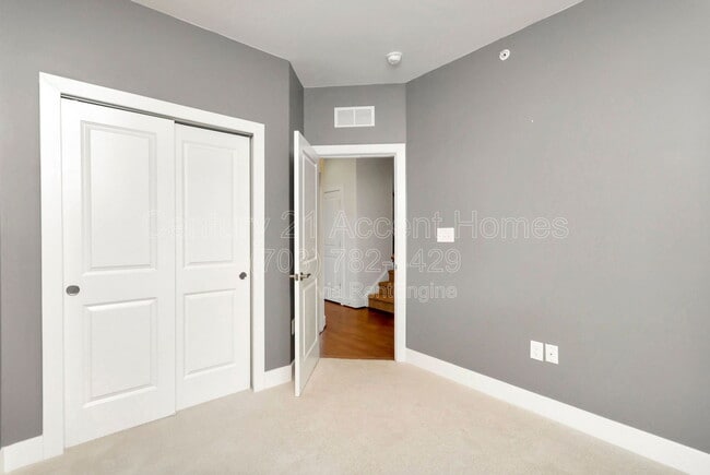 Building Photo - 402 Stabler Ln