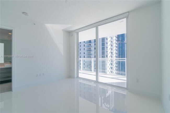 Building Photo - 1080 Brickell Ave