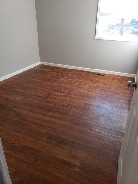 Building Photo - 4501 N Tracy Ave