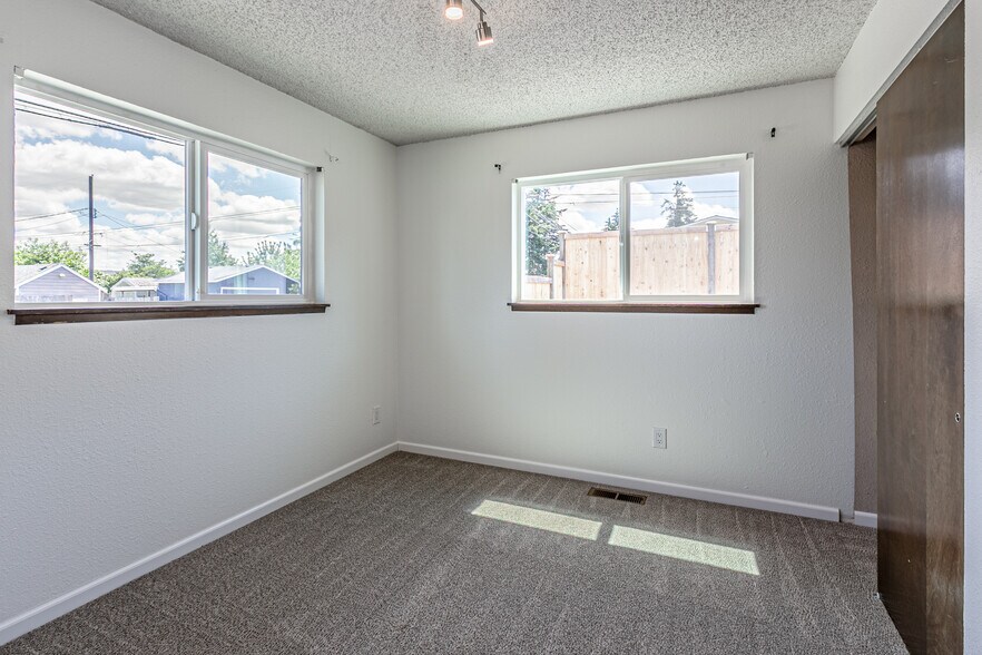 Building Photo - 4502 N 30th St