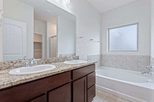 Building Photo - 2432 Fenimore Loop