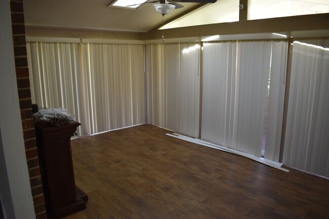 Building Photo - Beautiful Ranch Home