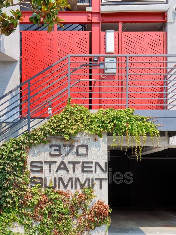 Building Photo - 370 Staten Ave
