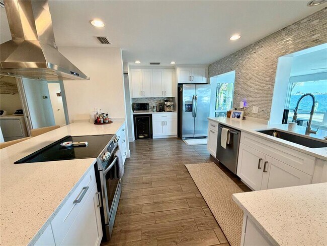 Building Photo - 980 Boca Ciega Isle Dr