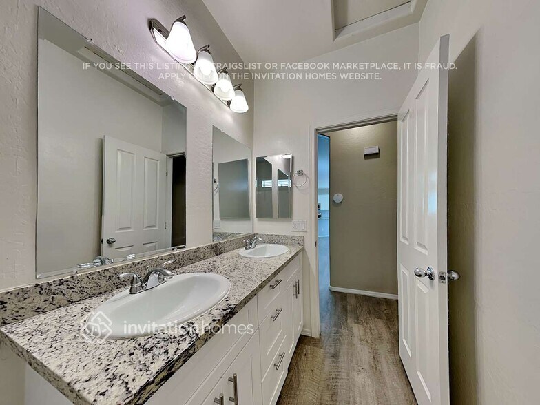 Building Photo - 16545 W Madison St