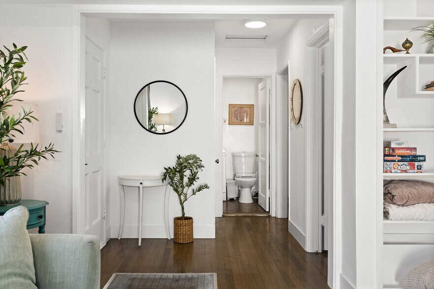 Building Photo - 8413 Kittyhawk Ave