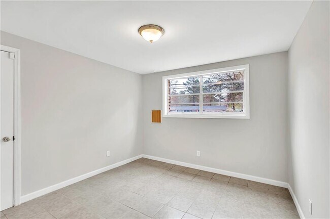Building Photo - 331 Smyrna Powder Springs Rd SE