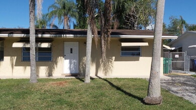 Building Photo - 9459 SW 51st Ct