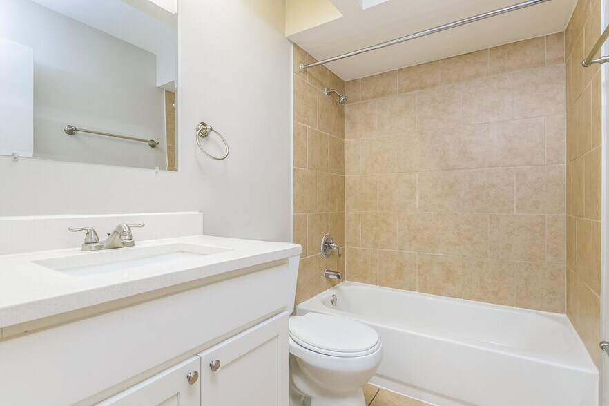 Building Photo - 2739 Sumba Ave