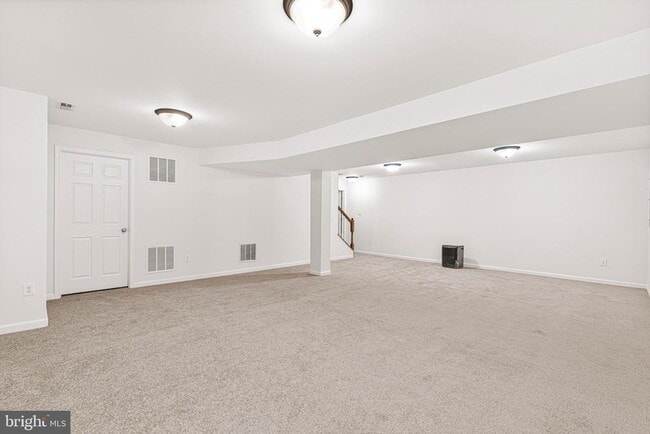 Building Photo - 406 Arnold Dr