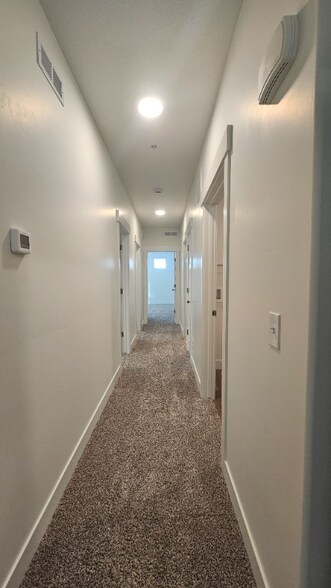 Building Photo - 13687 S Hanley Ln