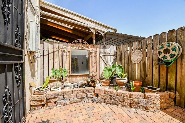 Building Photo - 5244 Arboles Dr