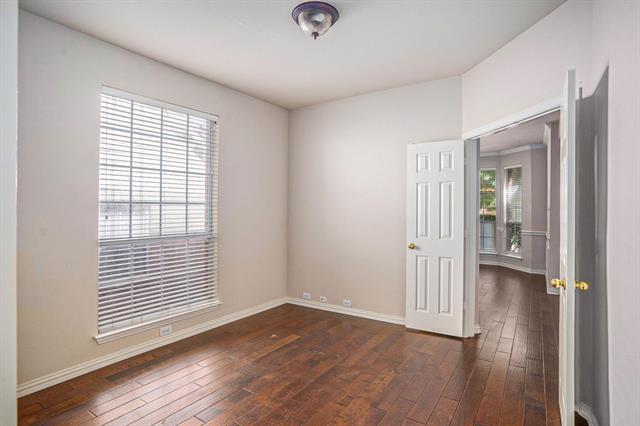Building Photo - 4213 Sharondale Dr