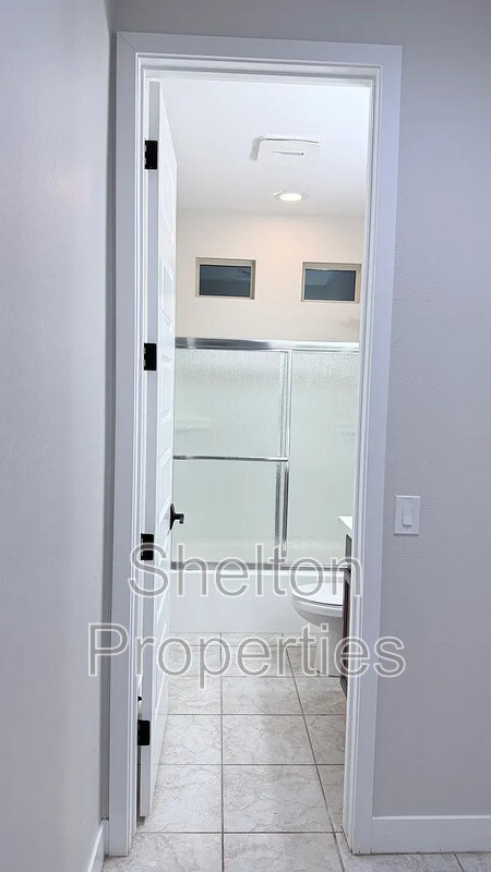 Building Photo - 5229 N 79th Dr