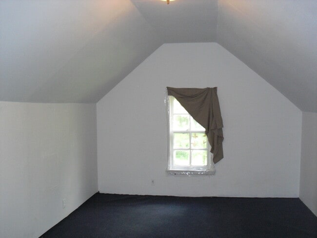 Building Photo - N48W14082 Hampton Rd