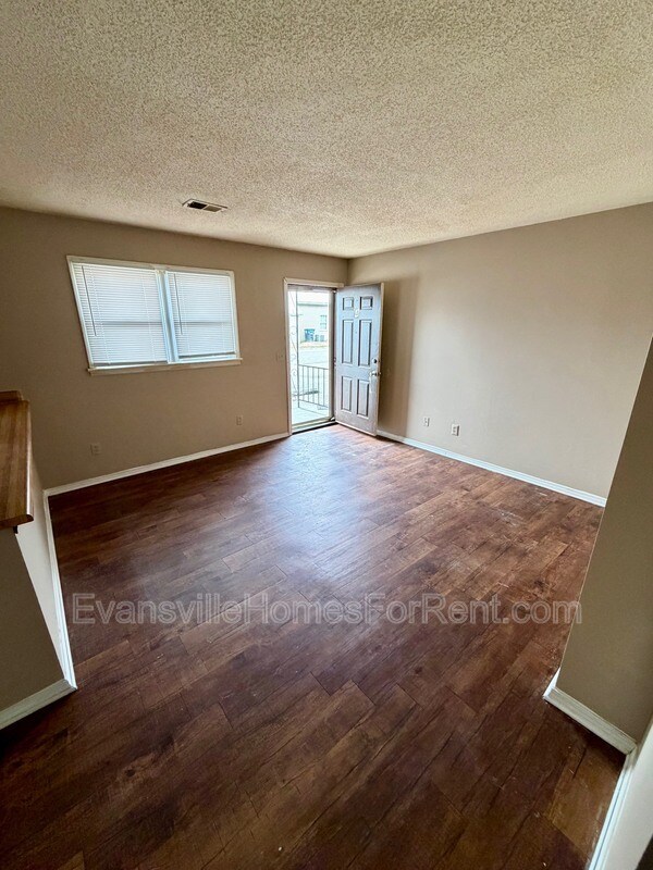 Building Photo - 1012 Mary St