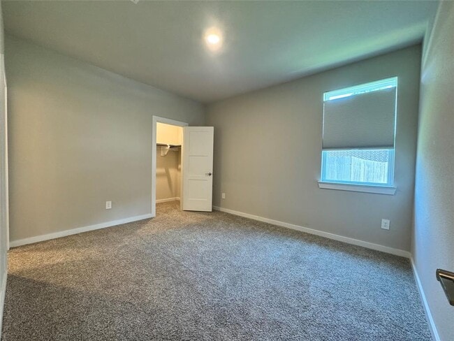Building Photo - 14273 Lake Lodge Dr