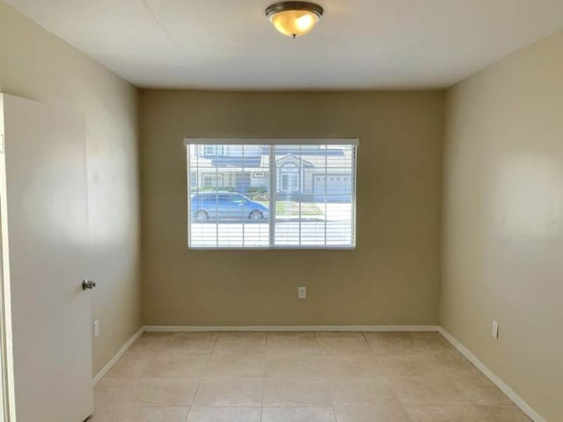 Building Photo - 903 N Forest Ave