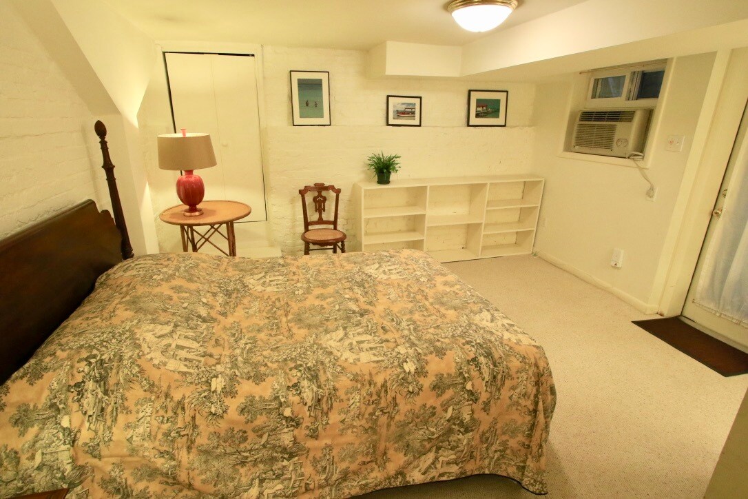 Building Photo - 1713 Riggs Pl NW