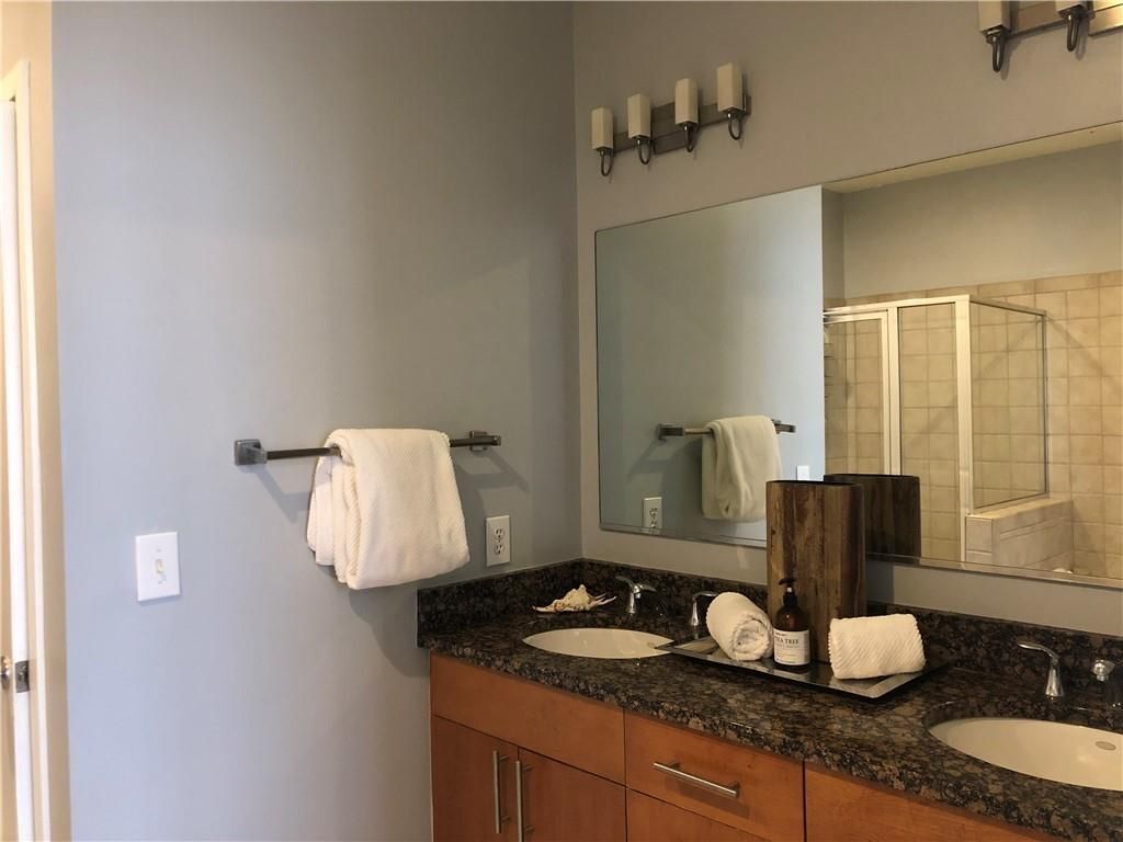 Building Photo - 238 Walker St SW