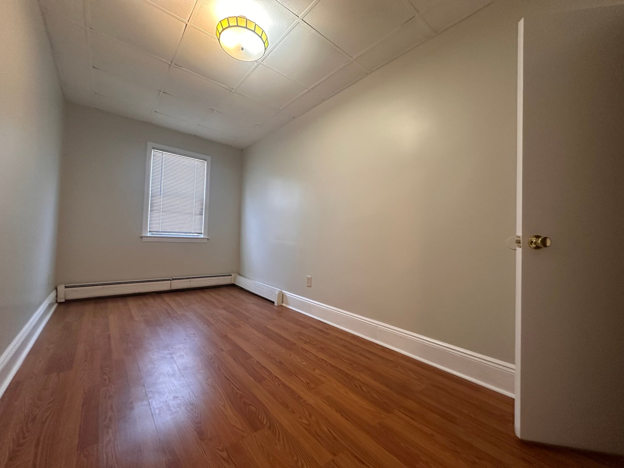 Building Photo - 32 E 47th St