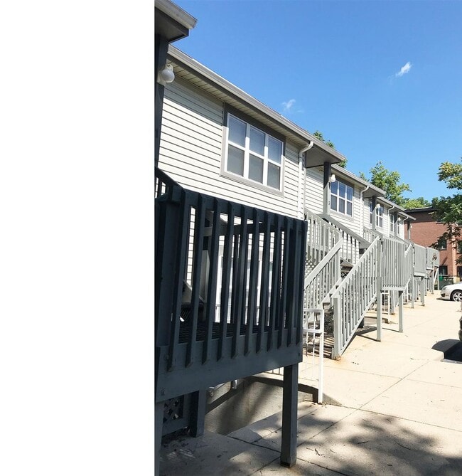 Building Photo - 3227 Bishop St