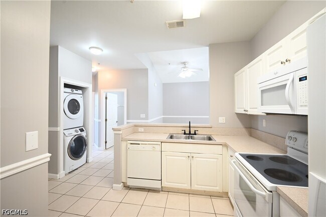Building Photo - 15433 Bellamar Cir