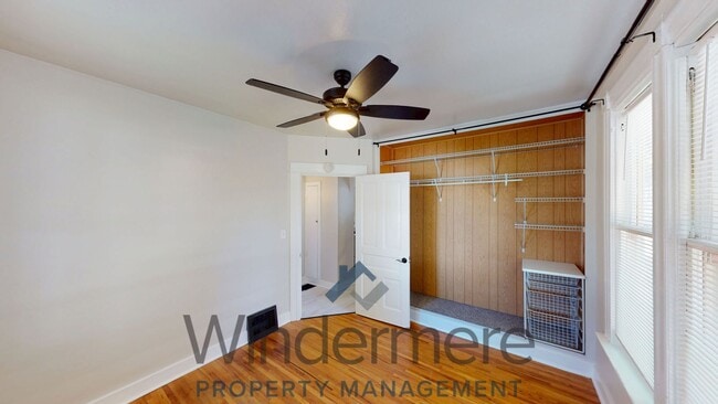 Building Photo - Alder601