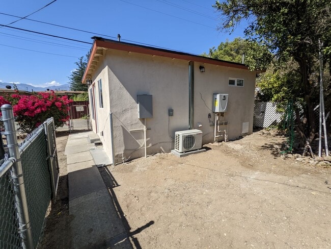 Building Photo - 633 W Arrow Hwy