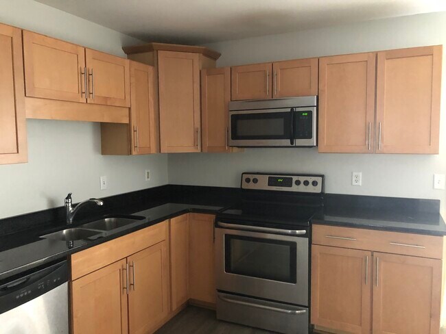 Building Photo - 507 Stinson Dr