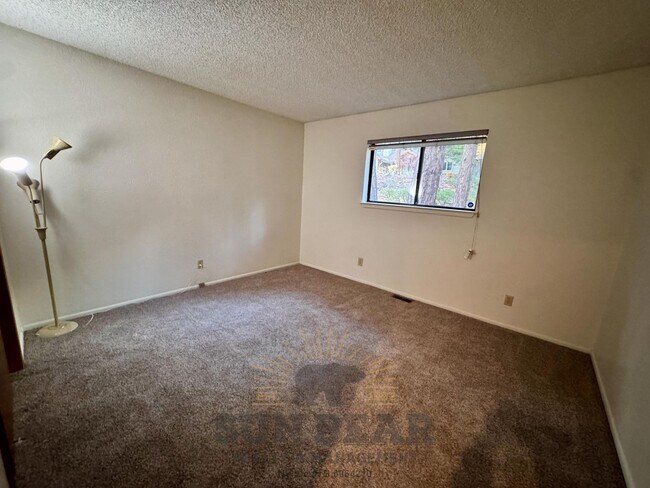 Building Photo - 3 Bedroom Mill Creek Home Available Now!