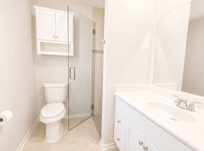 Building Photo - 12035 Barrett Brae Dr
