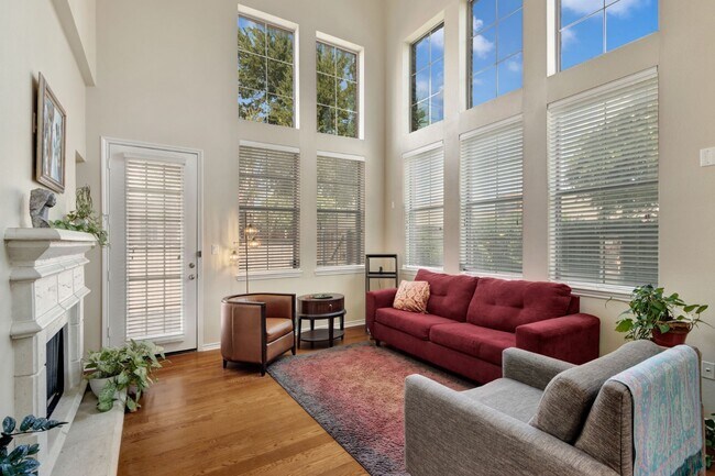 Building Photo - Richardson Townhome