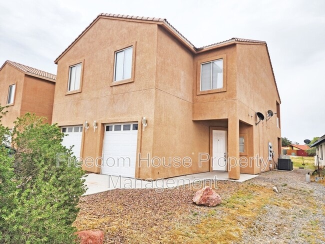 Building Photo - 1421 Star Rd