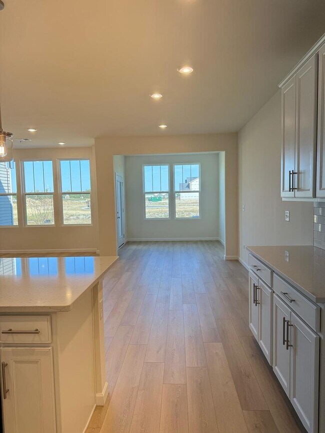 Building Photo - 660 Switchgrass Wy