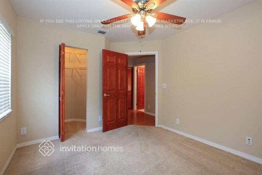 Building Photo - 5700 NW 60th Pl
