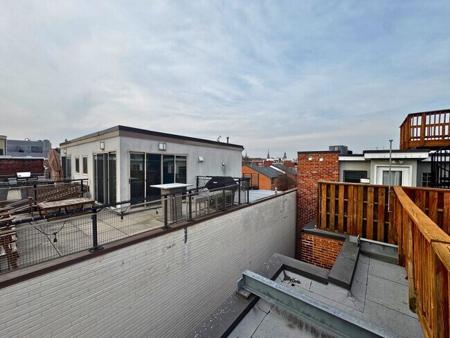 Building Photo - Charming 2BR/2BA Condo Near U Street with Modern Finishes and Prime Location
