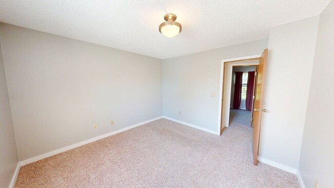 Building Photo - 5127 Singleton Dr