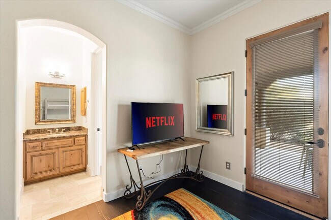 Building Photo - 6708 E Calle de Las Estrellas Rd