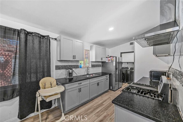 Building Photo - 9417 Mango Ave