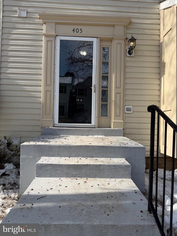 Building Photo - 405 Park Cove Dr