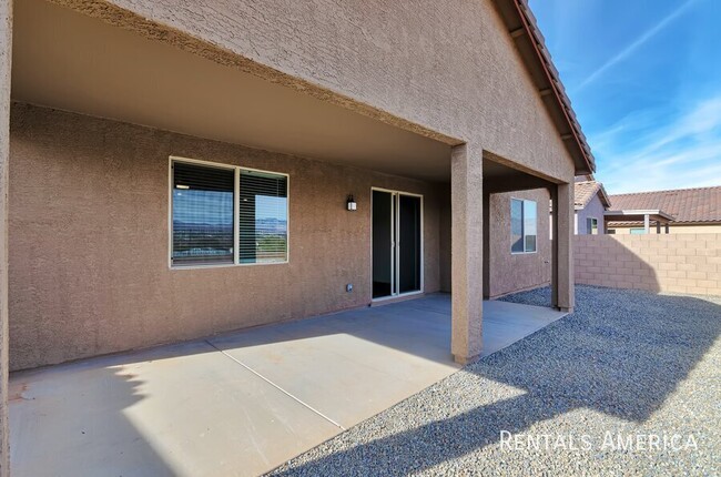 Building Photo - 8905 E Pantano Bluff Dr