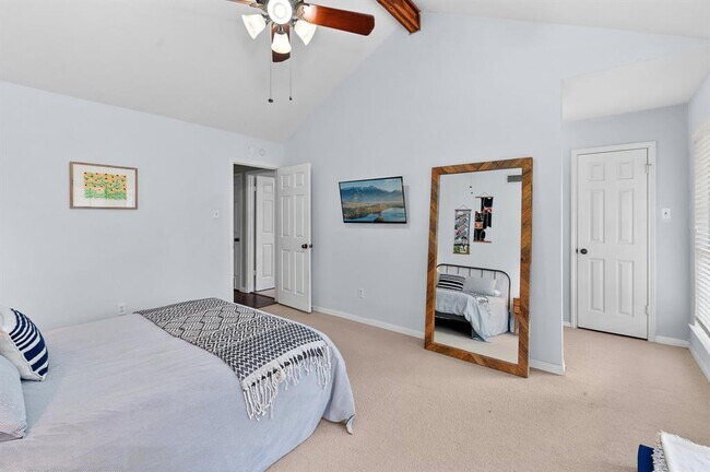 Building Photo - 11006 Yucca Dr