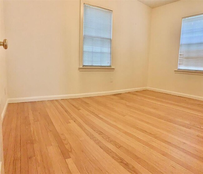 Building Photo - 1505 Ruth Ave