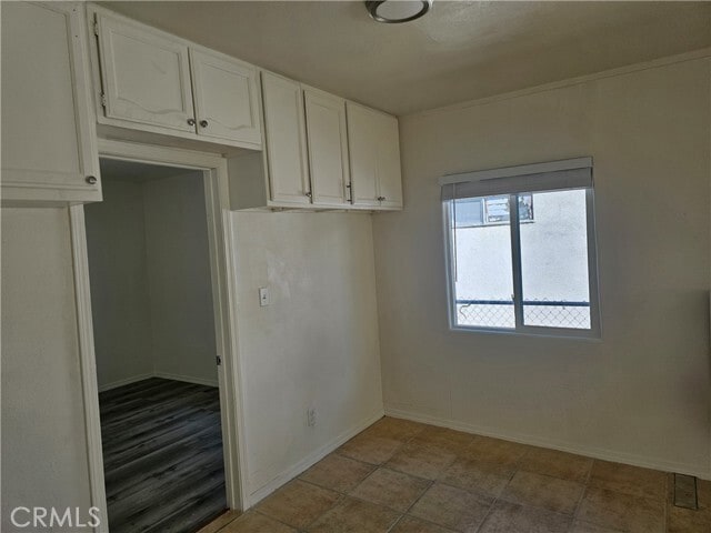 Building Photo - 2453 Hayes Ave